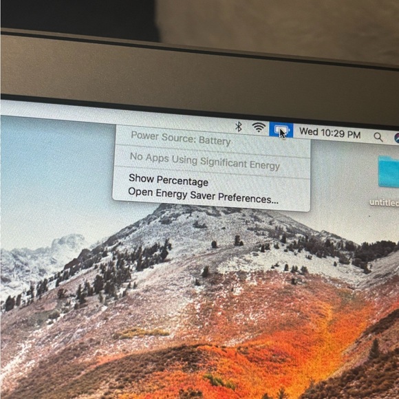 Apple MacBook Air 2017 w/Charger - Picture 4 of 6